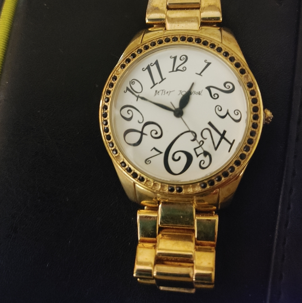 Gold Betsy Johnson